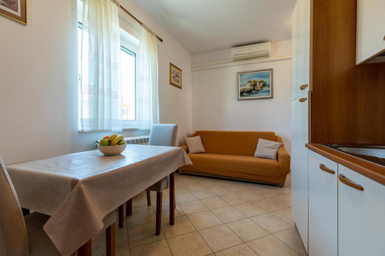 Cozy 1-Bedroom Apartment Near The Center Of טרוגיר מראה חיצוני תמונה